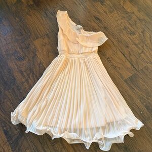 Women’s Pleated Ruffle One-Shoulder Dress in powder pink